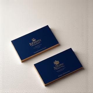 Example of elegant, minimalist design with a clear gold and navy theme
